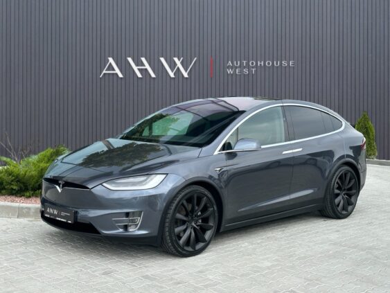 Tesla Model X 2018
