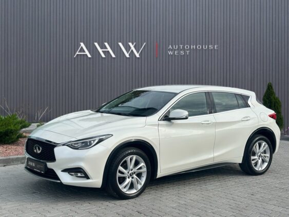 Infiniti Q30