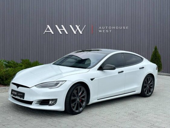 Tesla Model S 2020
