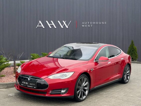 Tesla Model S 2014
